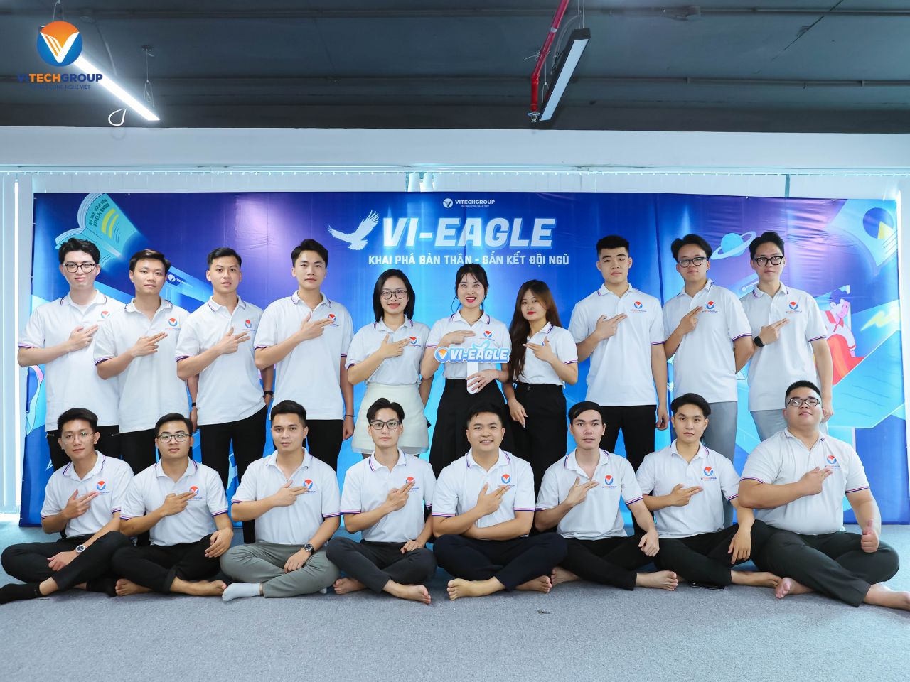 Các Team cùng nhau chụp bức hình lưu giữ khoảng khắc tại chương trình
