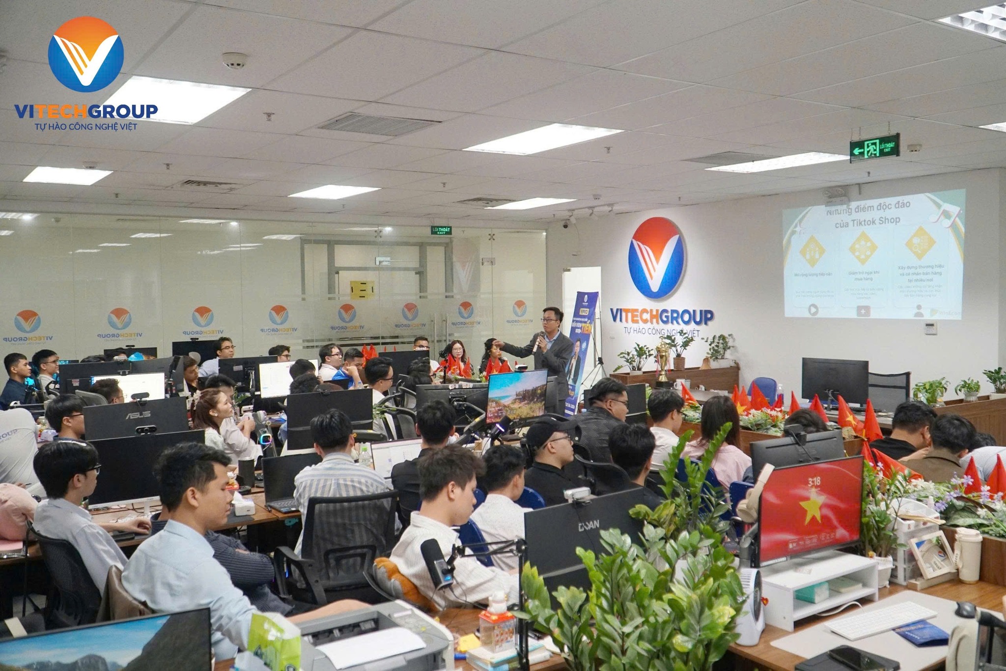 Người ViTech học tập, phát triển trong môi trường làm việc tại ViTech