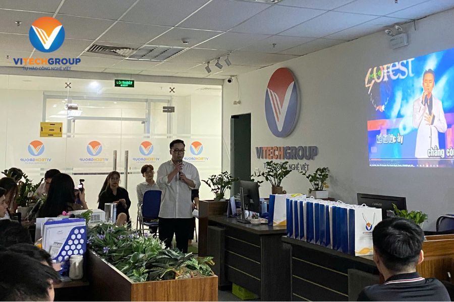 Các tiết mục văn nghệ tại tiệc nội bộ ViTech tháng 6