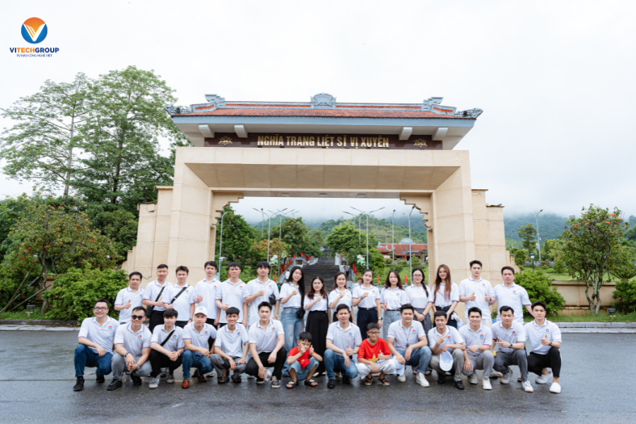 ViTech Group dâng hương tại Nghĩa trang Liệt sĩ Quốc gia Vị Xuyên