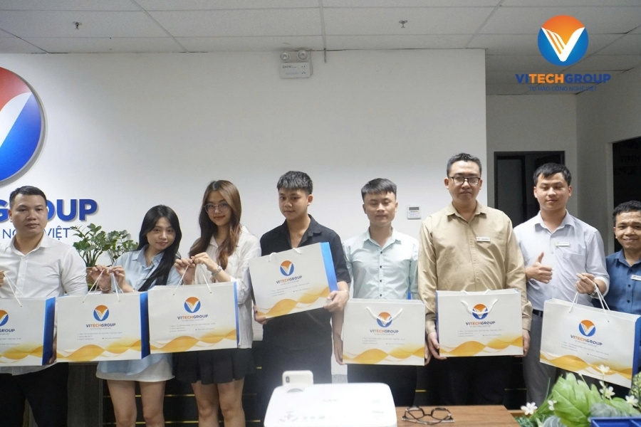 ViTech trao quà cho các thành viên là thân nhân của thương binh, liệt sĩ