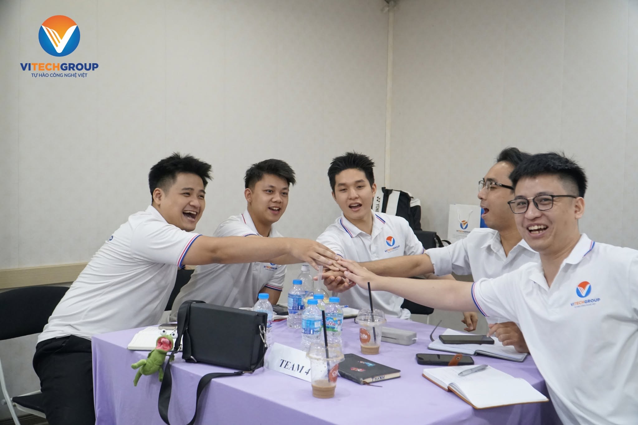 Tinh thần Đại bàng với chiến binh sale nhà ViTech trong ViEagle 11 - Đối diện